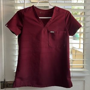 Figs scrub top